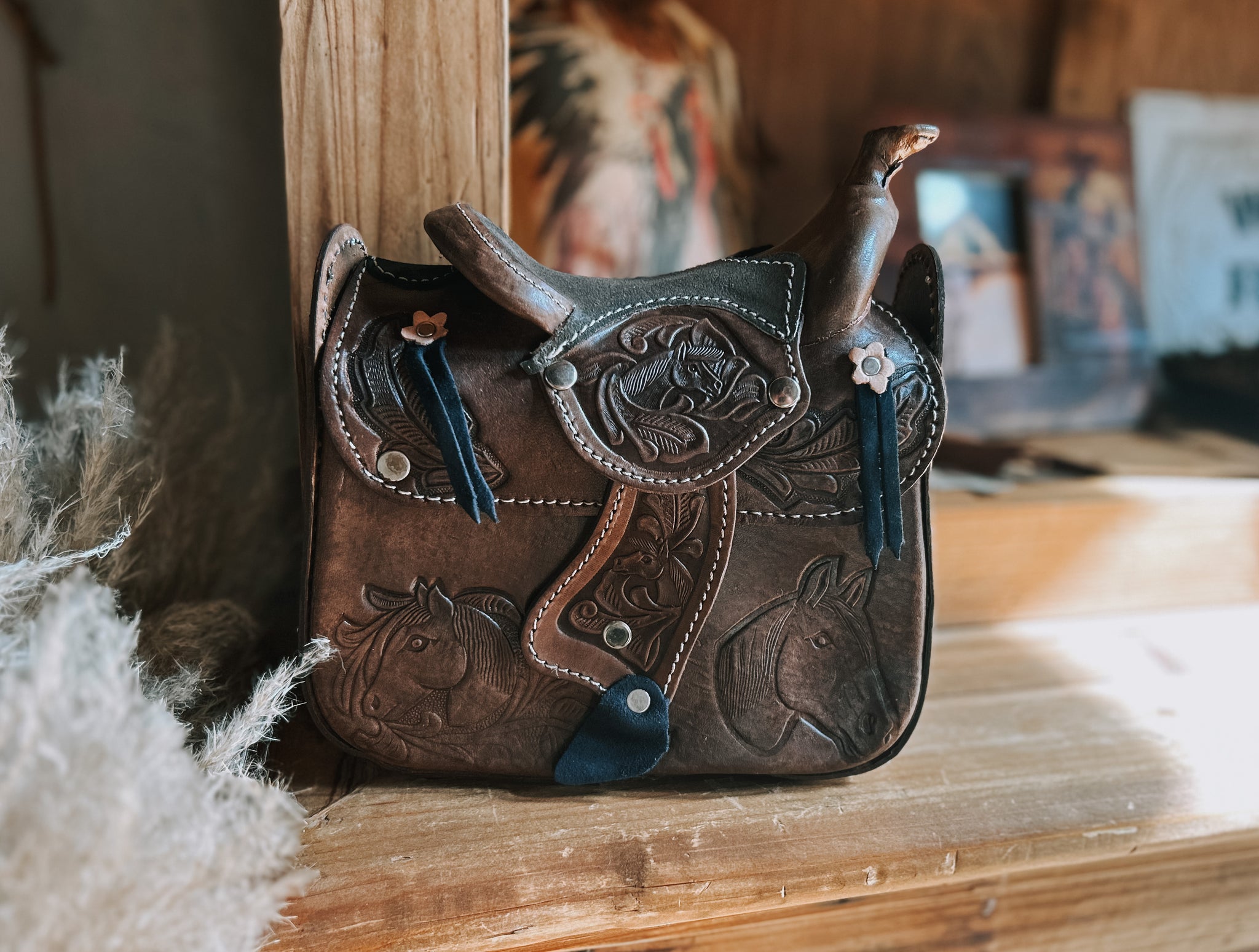 Winner's Circle Horse Supplies, Saddlebred and Gaited Horse Specialists - M  & W Leather Saddle Bags